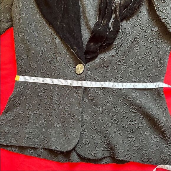 Vintage black velvet collared button-up blazer with a touch of whimsy - Picture 3 of 6